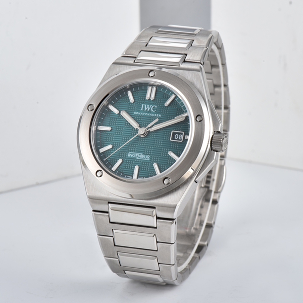 アイ・ダブリュー・シー背面デザイン